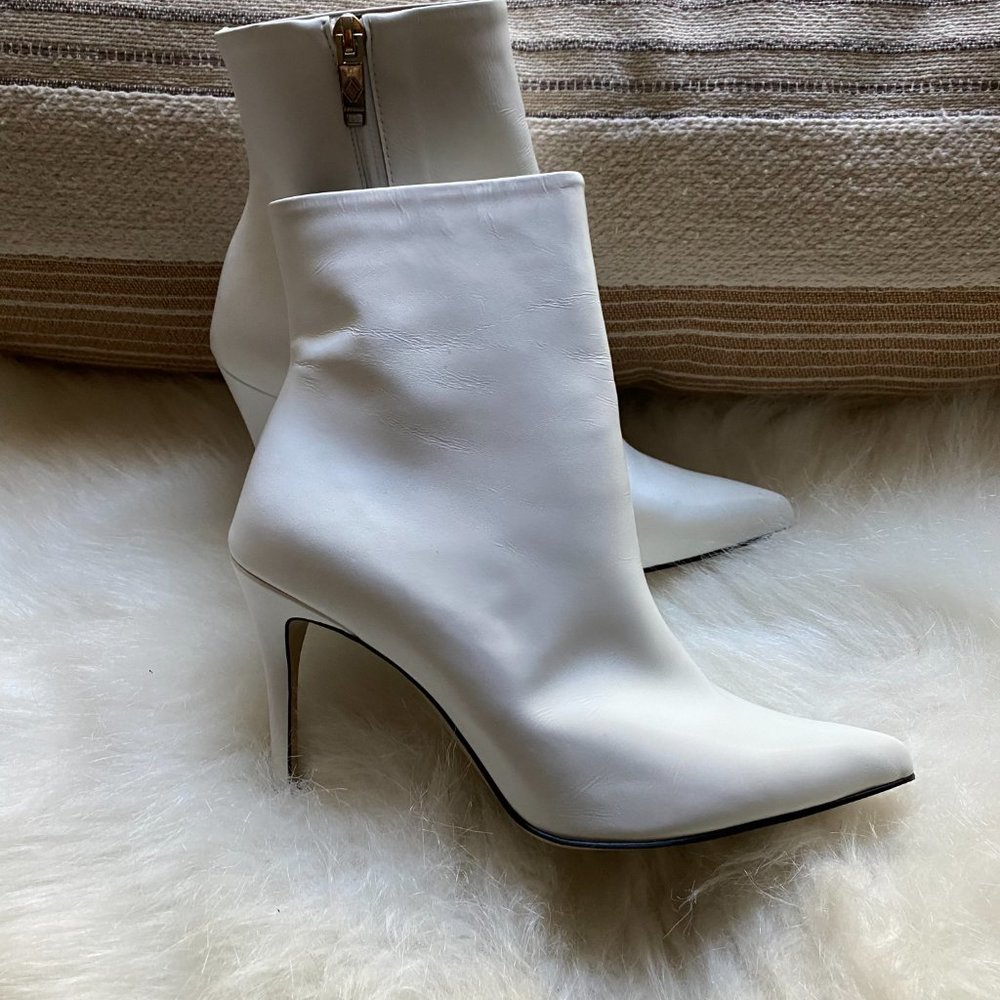 NEW Byeuuns Women’s Boots Ankle 3.5" Heel Size 6.5